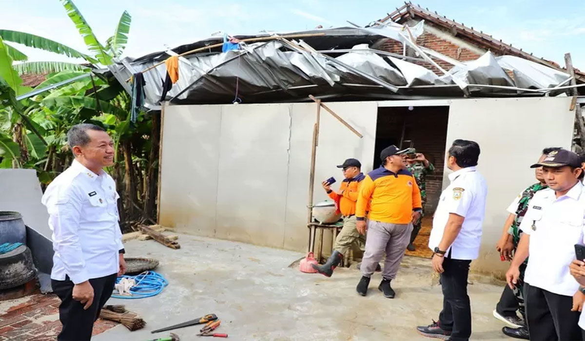 Tak Disangka! Kudus Diterjang Puting Beliung Dahsyat, Ratusan Rumah Rusak Parah!